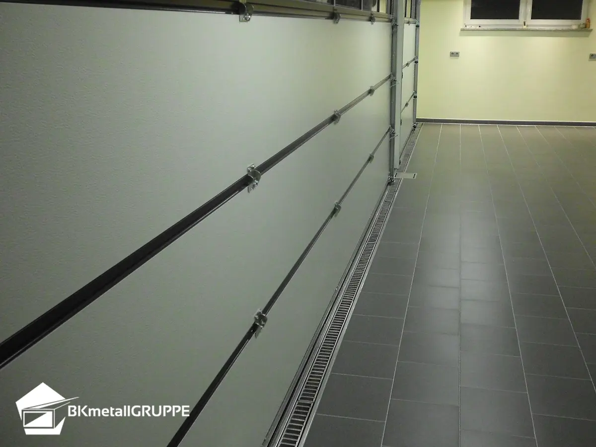 Drenaj kanalı merdiven ızgaralı